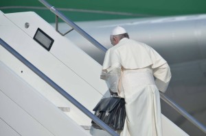 IL SANTO PADRE FRANCESCO IN PARTENZA PER IL VIAGGIO APOSTOLICO IN BRASILE IN OCCASIONE DELLA GIORNATA MONDIALE DELLA GIOVENTU'